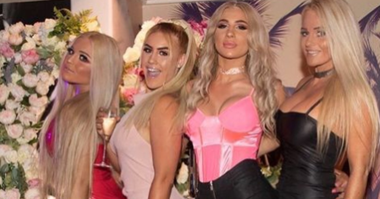 Eén van deze blondjes is de moeder van de andere drie