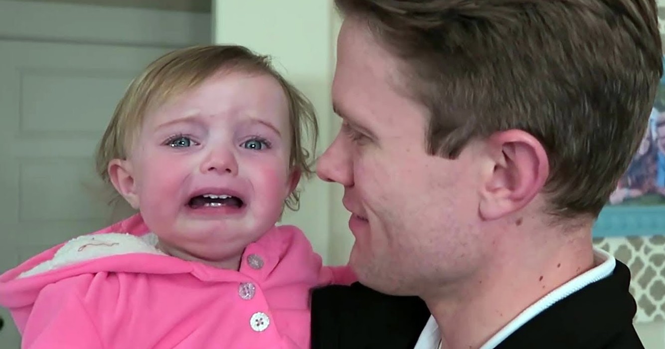 Compilatie van baby reacties nadat papa baard geschoren heeft!