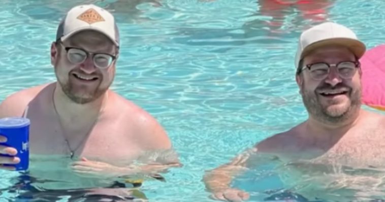 Man verbijsterd tijdens ontmoeting met dubbelganger in zwembad!