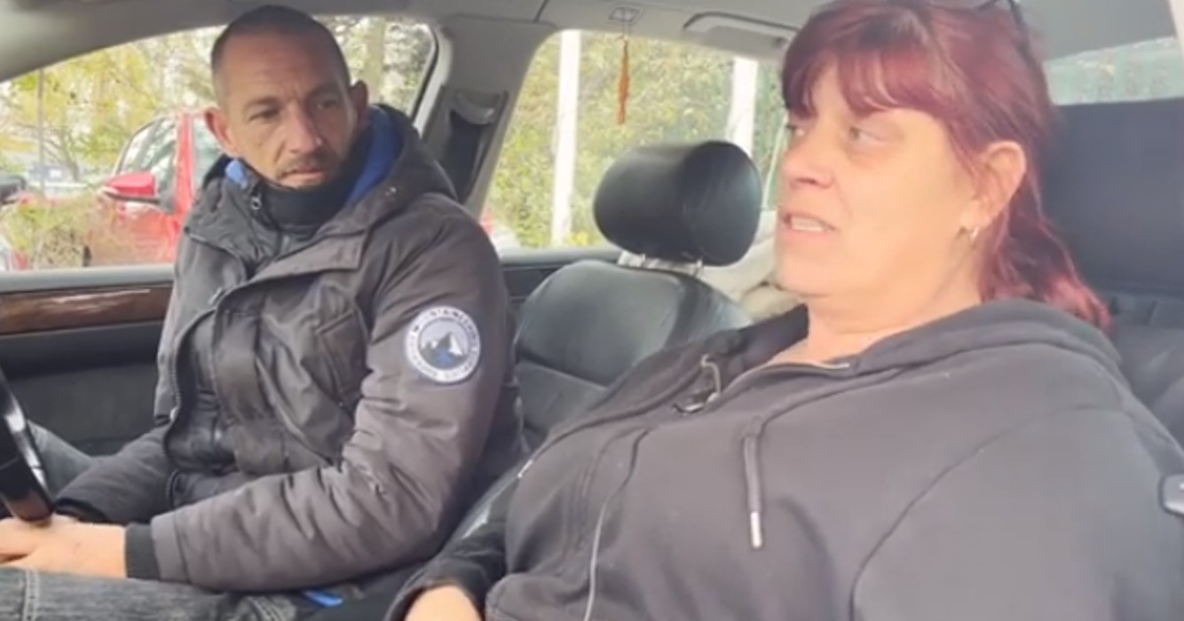 Koppel moet gedwongen in auto wonen nadat ze uit hun huis zijn gezet