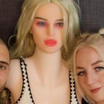 Man koopt sekspop die precies op zijn vrouw lijkt: Zijn libido is extreem hoog!